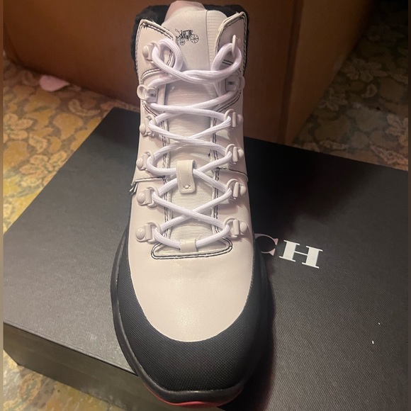 COACH - Picture 3 of 5